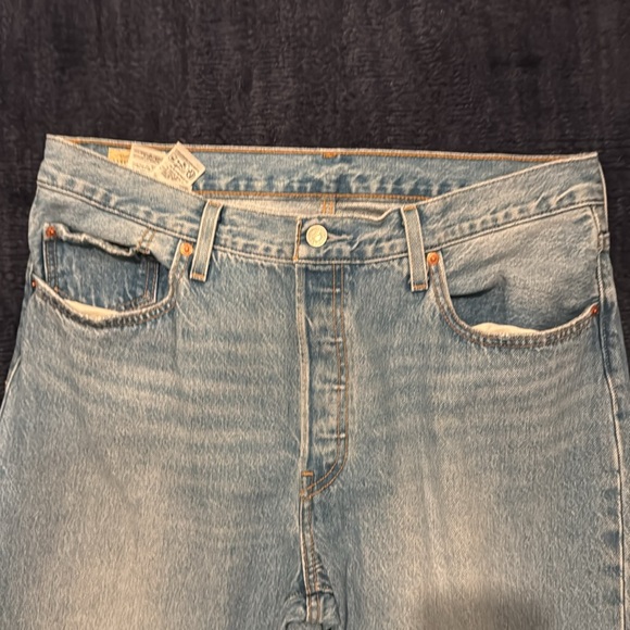 Women’s Levi’s 501 Jeans - Picture 2 of 3